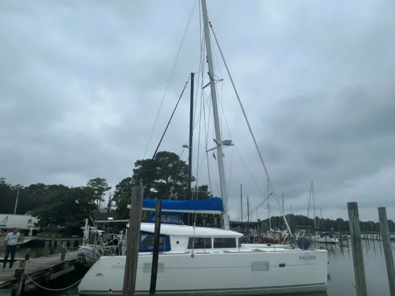 Slide: The Image of Used Sail Catamaran for sale 2011 Lagoon 400 - HALLDIS - 5649453