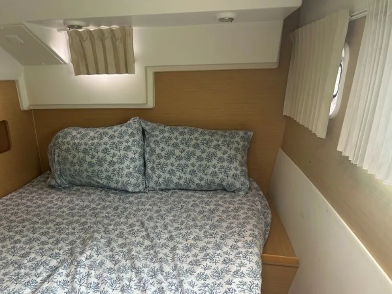 Slide: The Image of Used Sail Catamaran for sale 2011 Lagoon 400 - HALLDIS - 5649476