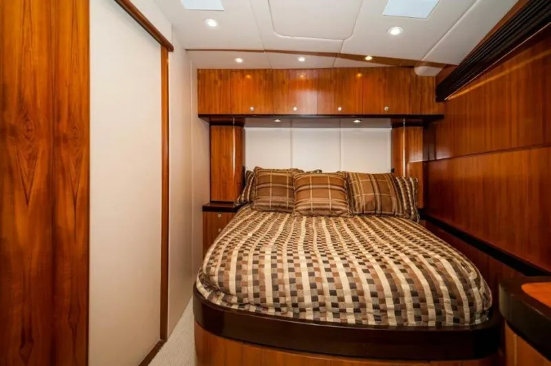 Slide: The Image of 2010 Spencer 57 Convertible- Perra Mala- Master Stateroom - 5649900
