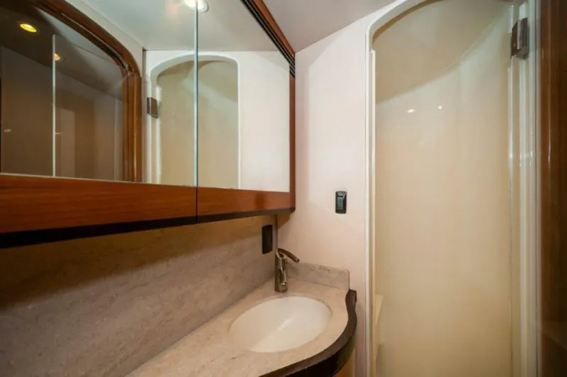 Slide: The Image of 2010 Spencer 57 Convertible- Perra Mala- VIP Head - 5649906