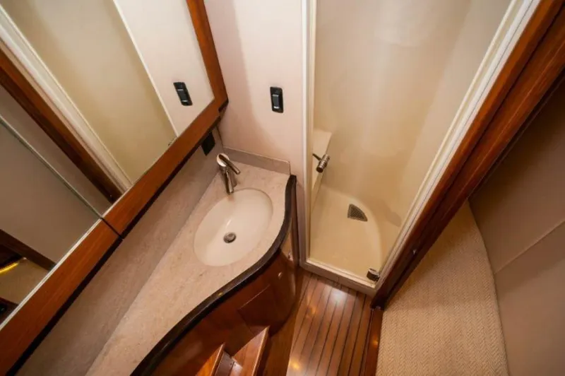 Slide: The Image of 2010 Spencer 57 Convertible- Perra Mala- VIP Head - 5649907