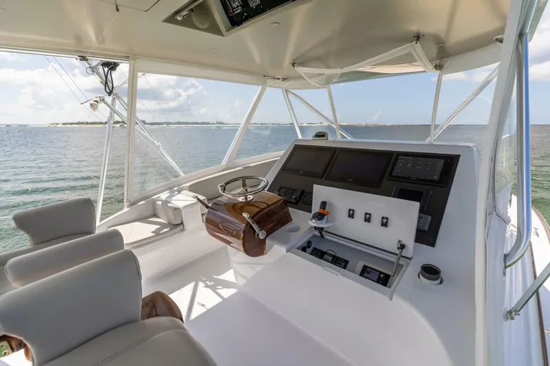 Slide: The Image of 2010 Spencer 57 Convertible- Perra Mala- Helm - 5649960