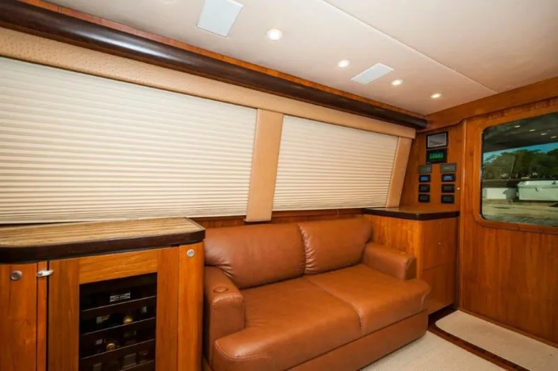 Slide: The Image of 2010 Spencer 57 Convertible- Perra Mala- Salon - 5649889