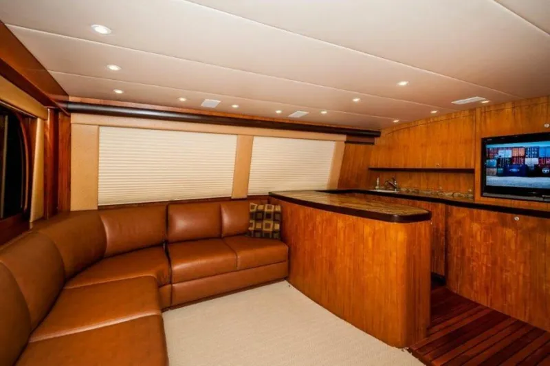 Slide: The Image of 2010 Spencer 57 Convertible- Perra Mala- Salon - 5649891