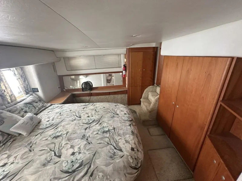 Slide: The Image of Silverton 422 Motor Yacht 1997 - 5784810