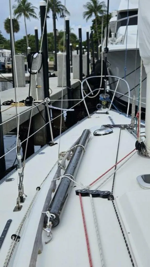 Slide: The Image of Peterson 34 1977 - 5660732