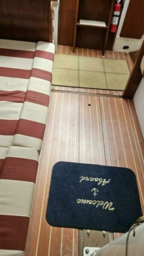 Slide: The Image of Peterson 34 1977 - 5660715