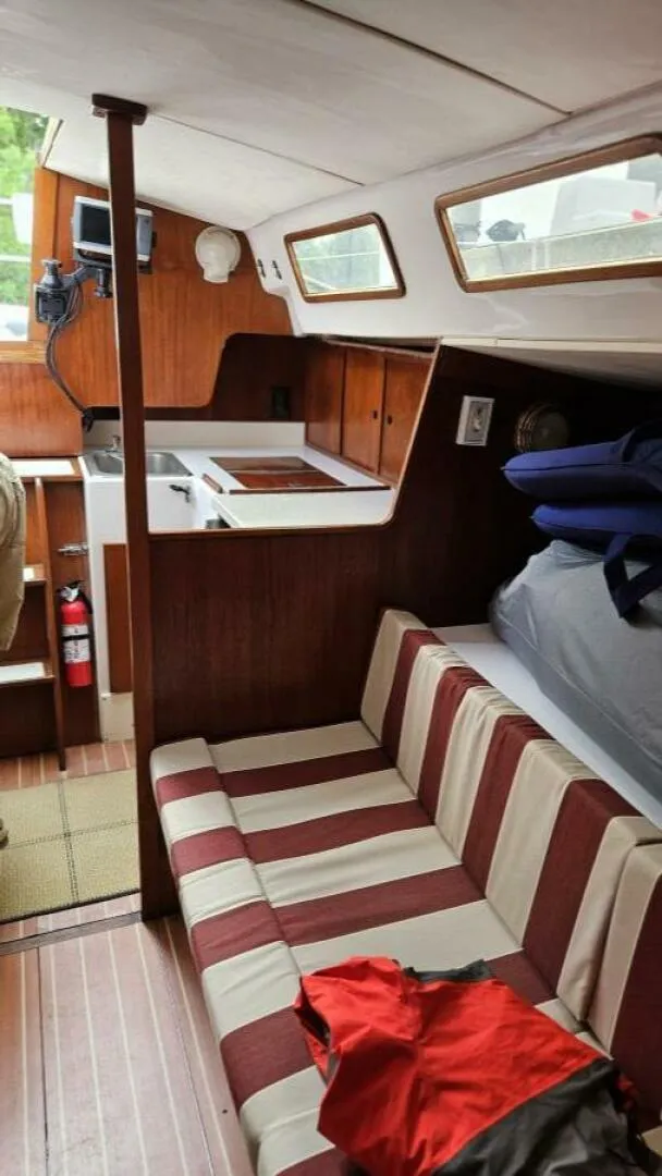 Slide: The Image of Peterson 34 1977 - 5660717