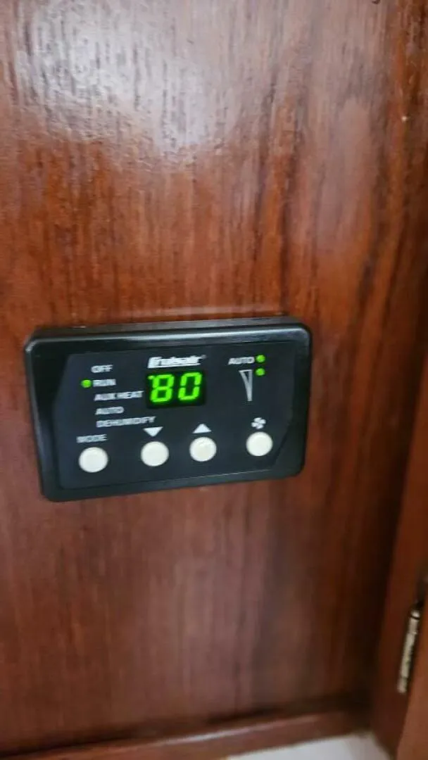 Slide: The Image of Peterson 34 1977 - 5660718