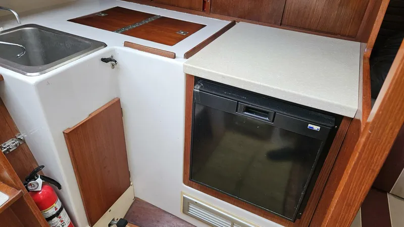 Slide: The Image of Peterson 34 1977 - 5660724