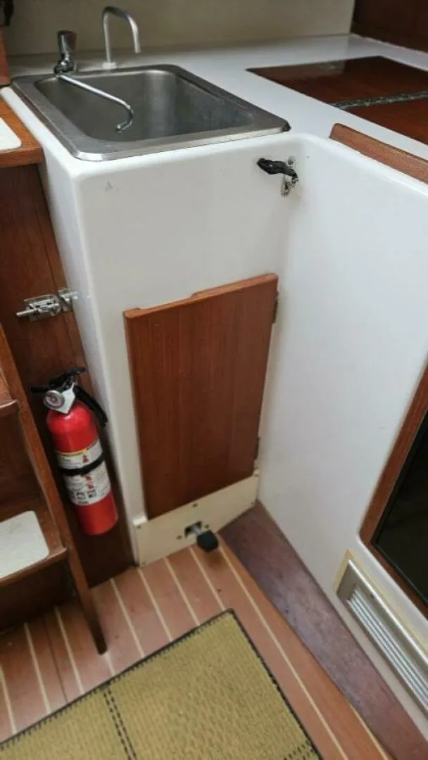 Slide: The Image of Peterson 34 1977 - 5660725