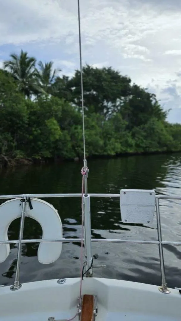 Slide: The Image of Peterson 34 1977 - 5660740