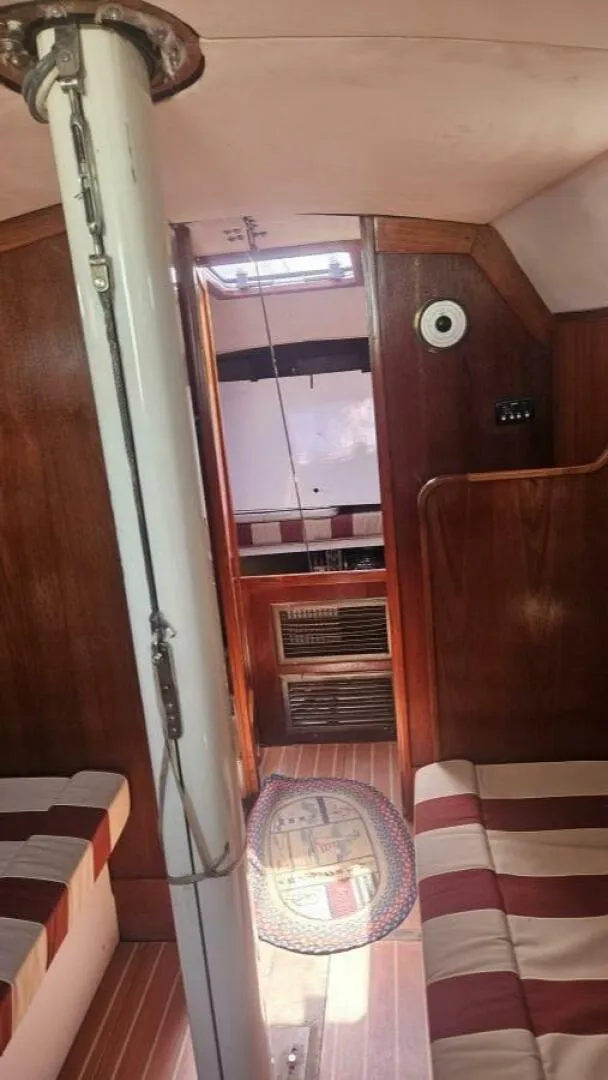 Slide: The Image of Peterson 34 1977 - 5650281