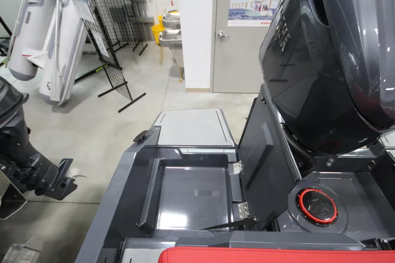 Slide: The Image of Iron 827 T-Top 2026 - 5983420