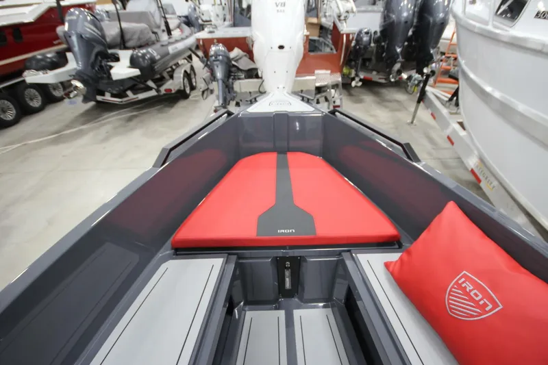 Slide: The Image of Iron 827 T-Top 2026 - 5983422