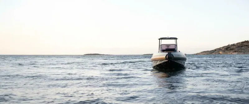 Slide: The Image of Iron 827 T-Top 2026 - 5650257