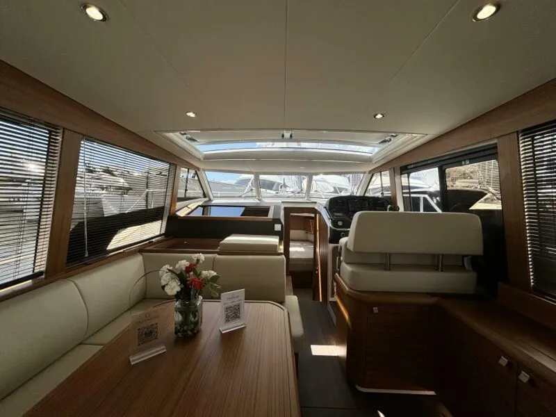 Slide: The Image of Greenline 40 Hybrid 2026 - 5650743