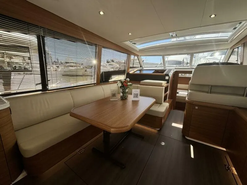 Slide: The Image of Greenline 40 Hybrid 2026 - 5650745