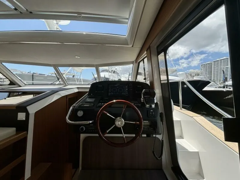 Slide: The Image of Greenline 40 Hybrid 2026 - 5650750