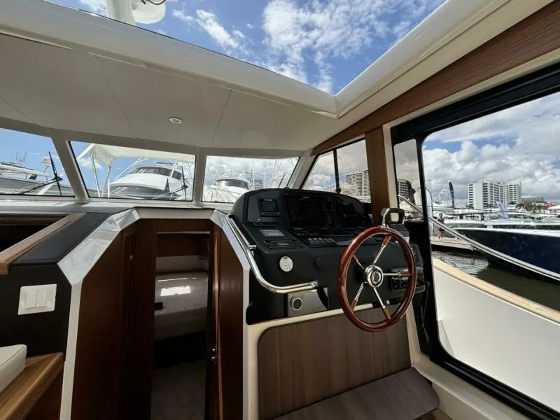 Slide: The Image of Greenline 40 Hybrid 2026 - 5650756