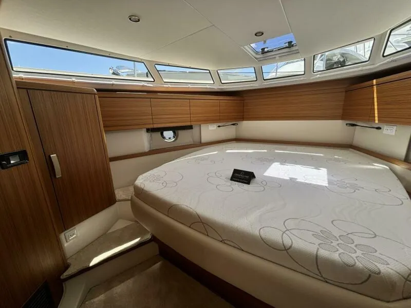 Slide: The Image of Greenline 40 Hybrid 2026 - 5650760