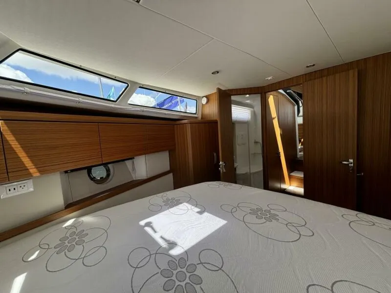 Slide: The Image of Greenline 40 Hybrid 2026 - 5650763