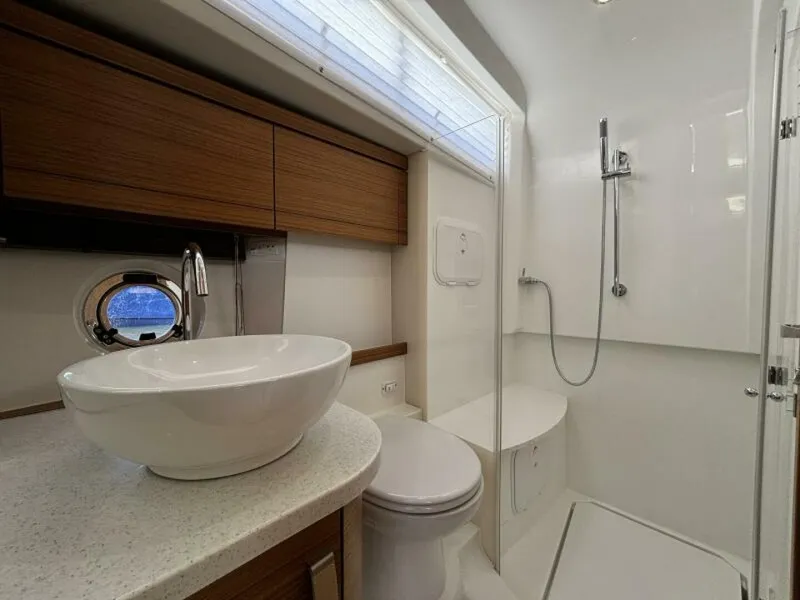 Slide: The Image of Greenline 40 Hybrid 2026 - 5650765