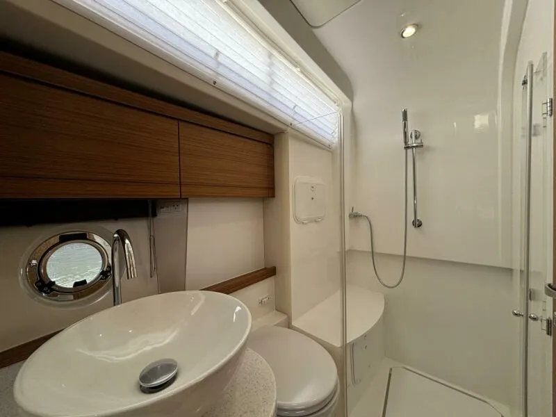 Slide: The Image of Greenline 40 Hybrid 2026 - 5650766