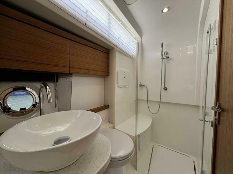 Slide: The Image of Greenline 40 Hybrid 2026 - 5650767