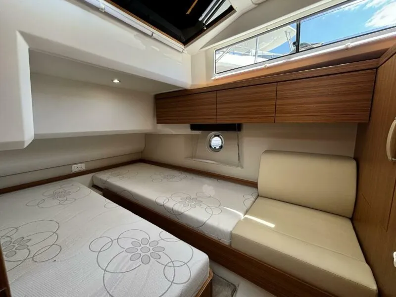 Slide: The Image of Greenline 40 Hybrid 2026 - 5650768