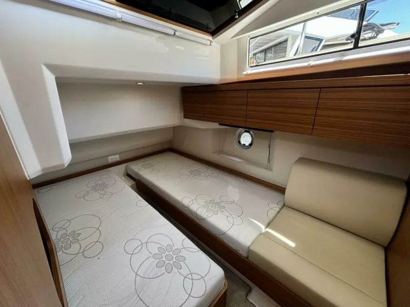 Slide: The Image of Greenline 40 Hybrid 2026 - 5650769