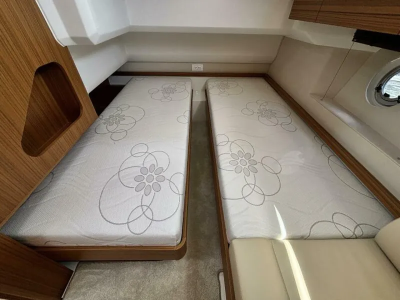 Slide: The Image of Greenline 40 Hybrid 2026 - 5650770