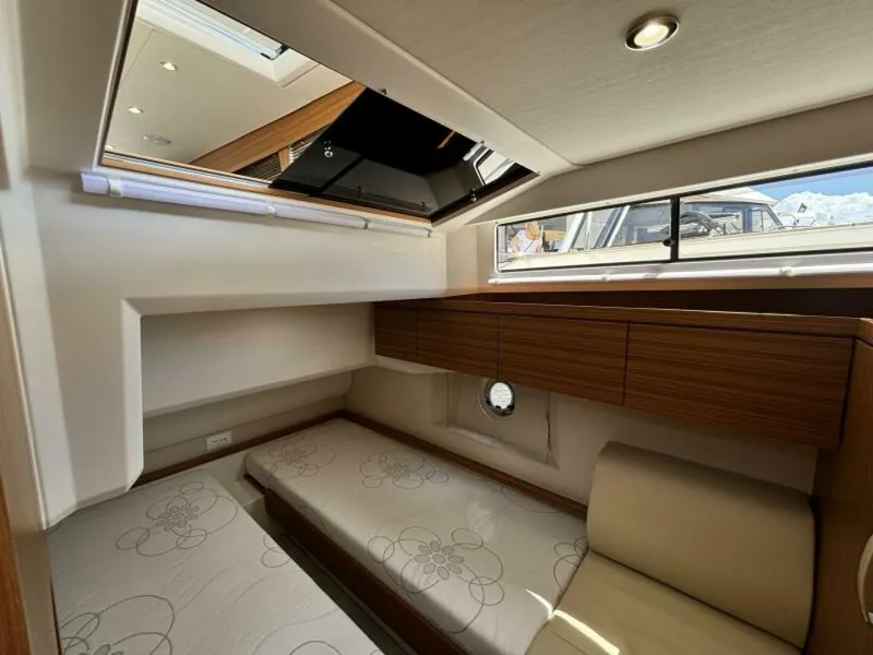 Slide: The Image of Greenline 40 Hybrid 2026 - 5650775