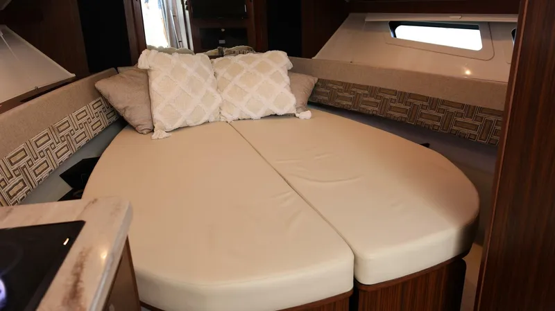 Slide: The Image of Pursuit OS 355 2023 - 5650818