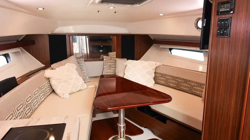 Slide: The Image of Pursuit OS 355 2023 - 5650826