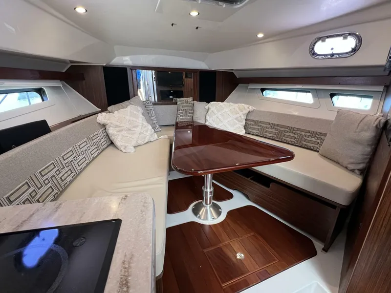 Slide: The Image of Pursuit OS 355 2023 - 5650835