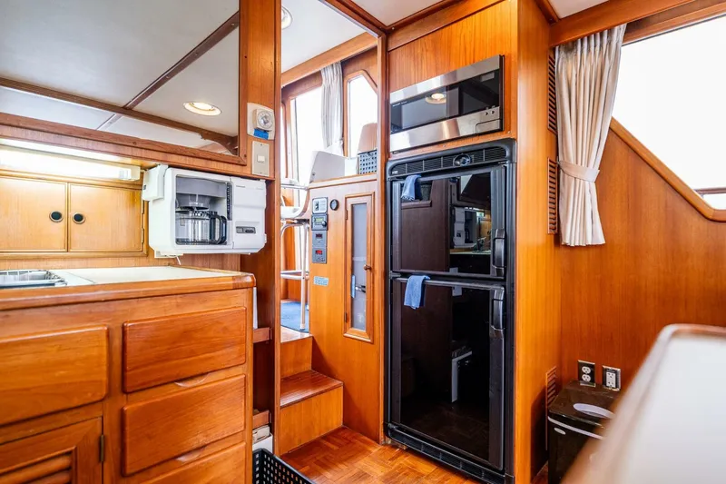 Slide: The Image of CHB Pilothouse 1983 - 5651385