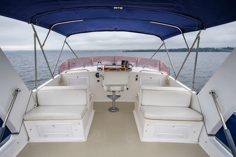 Slide: The Image of CHB Pilothouse 1983 - 5651330