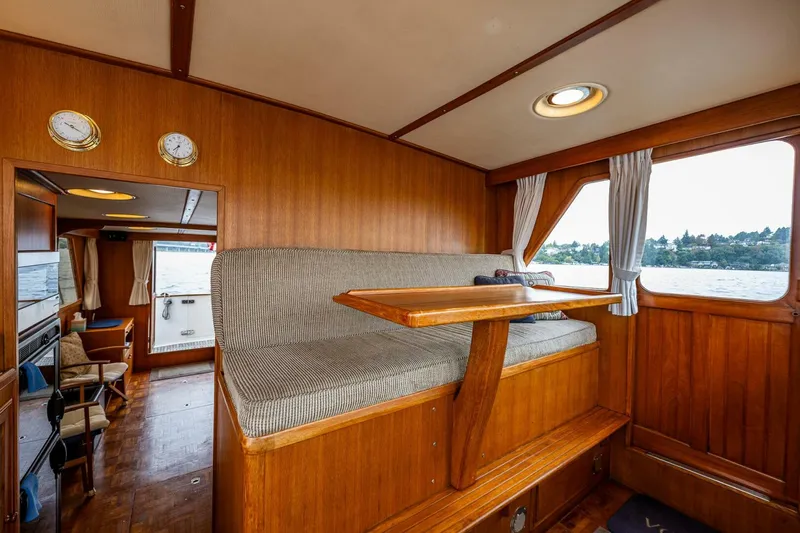 Slide: The Image of CHB Pilothouse 1983 - 5651337