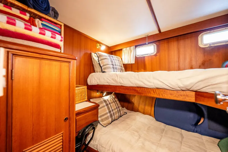 Slide: The Image of CHB Pilothouse 1983 - 5651359