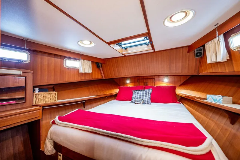 Slide: The Image of CHB Pilothouse 1983 - 5651371