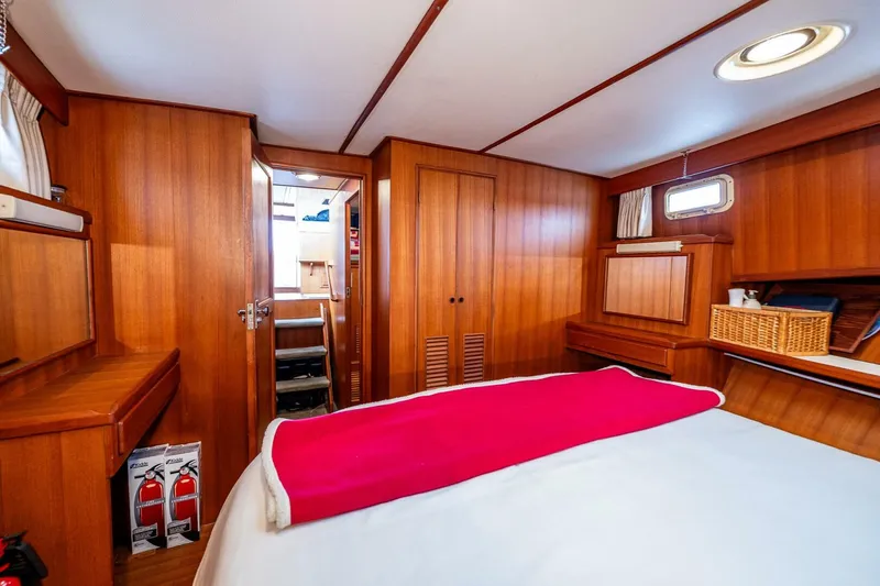 Slide: The Image of CHB Pilothouse 1983 - 5651368