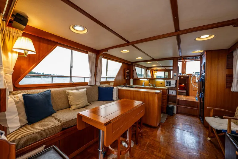 Slide: The Image of CHB Pilothouse 1983 - 5651346