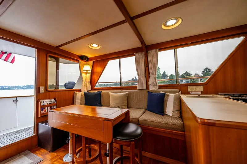 Slide: The Image of CHB Pilothouse 1983 - 5651349