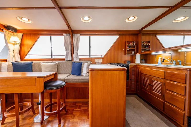 Slide: The Image of CHB Pilothouse 1983 - 5651381