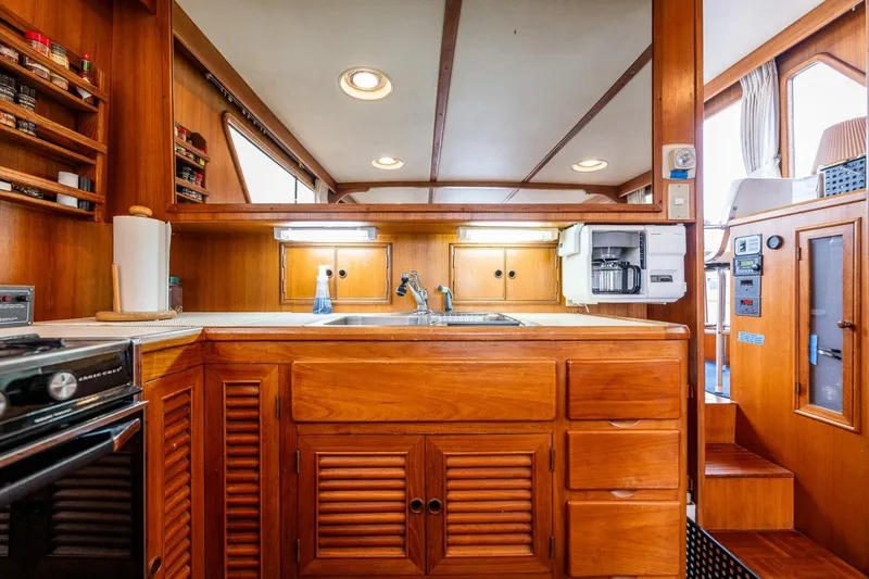 Slide: The Image of CHB Pilothouse 1983 - 5651388