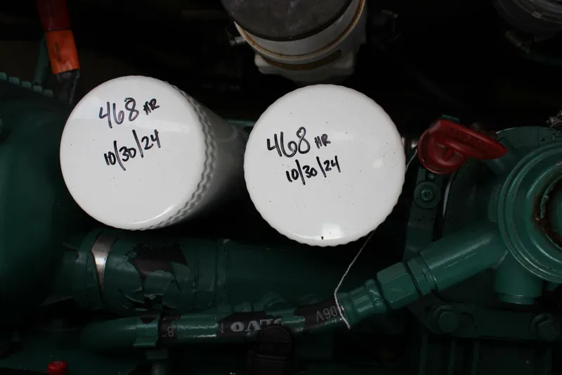 Slide: The Image of Oil Filters - 5651887