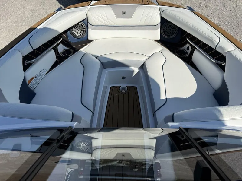 Slide: The Image of Nautique GS20 2022 - 5652464