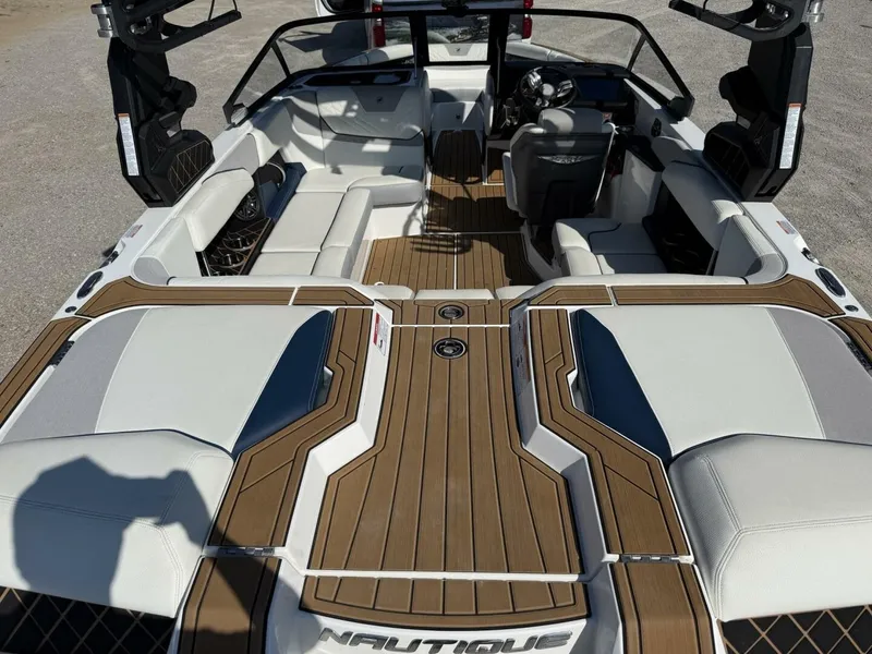 Slide: The Image of Nautique GS20 2022 - 5652473
