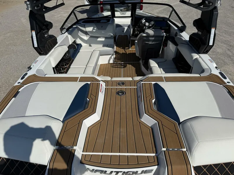 Slide: The Image of Nautique GS20 2022 - 5652483